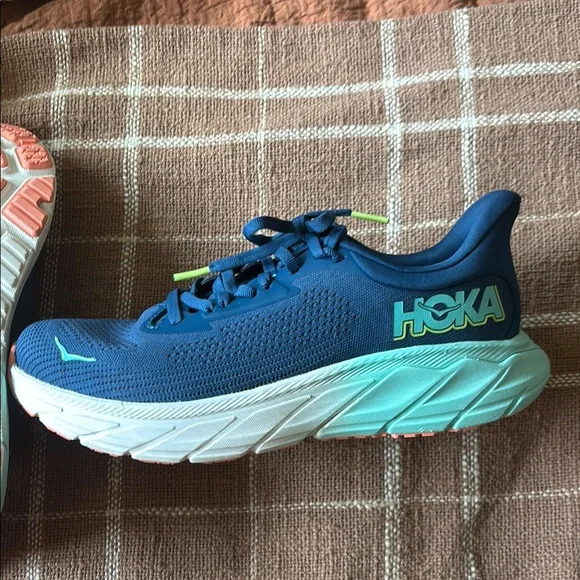 Hoka - Arahi 7 - Picture 4 of 5